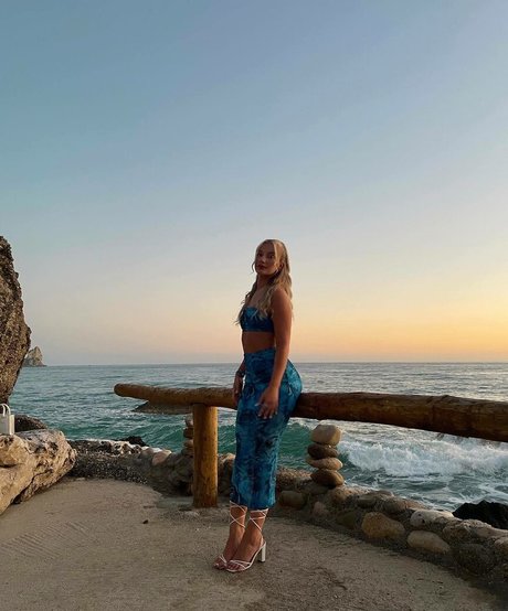 anfällige knochen-onlyfans erotische xxx archiv