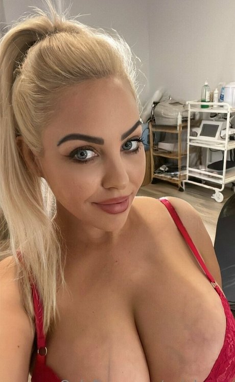 evieleana pornostar perfekte foto