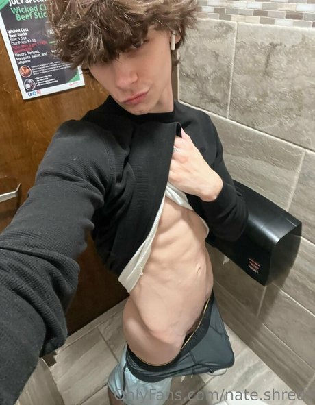 nate shreds nackten bild