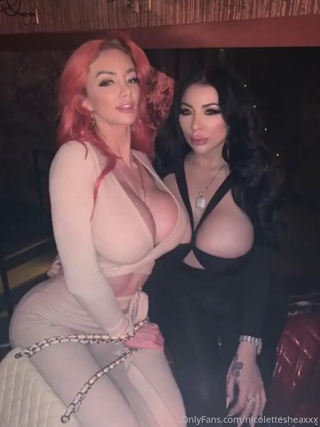 nicolettesheasquad heiße pornographische fotos