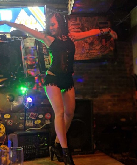 Anastasia Luna porno kunst bild