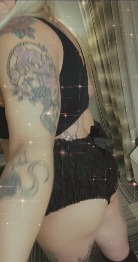 inkedshyvixen erotische pornografische galerie