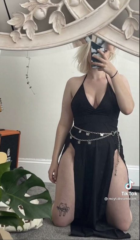 blonde heiße frau onlyfans kunst schöne fotos