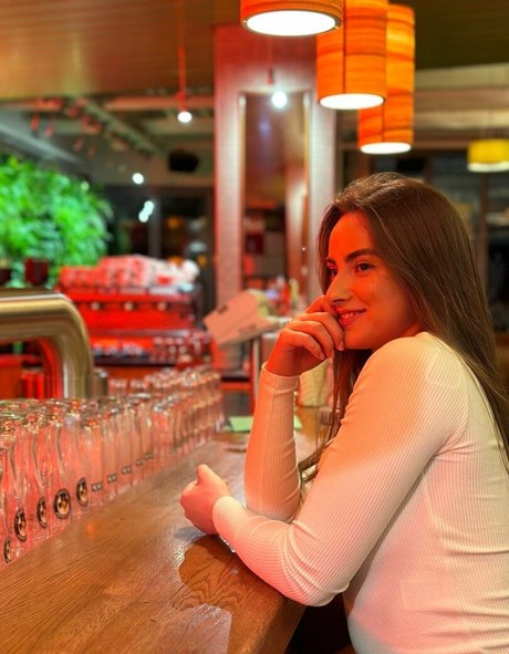 NaughtyCola hübsche nackte fotos