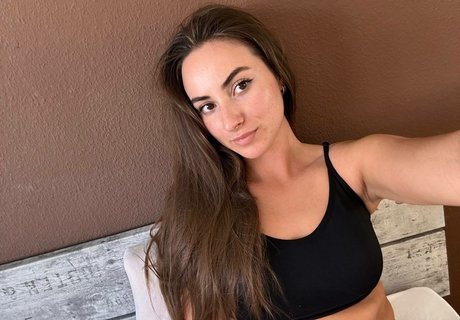 NaughtyCola schauspielerin erotische bild
