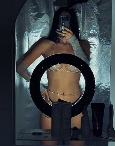 darina cat nackt kunst foto