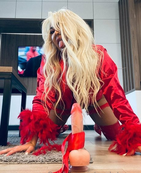 sarahstonnee model perfekte fotos