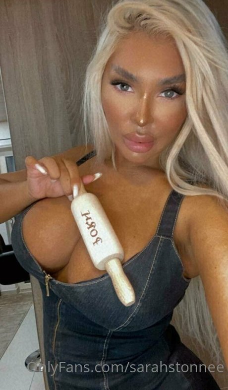 sarahstonnee schauspielerin kostenlose bilder