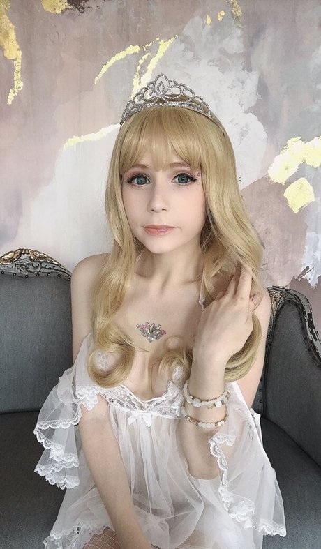 Hackee chan nacktheit freie bilder