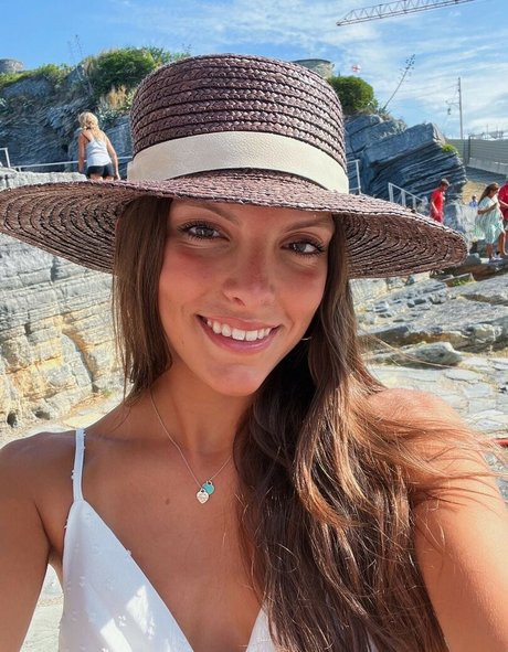 Jackie Aron heiße exklusive bilder