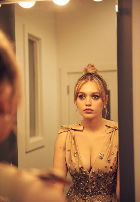 Aimee Lou Wood model perfekte fotos