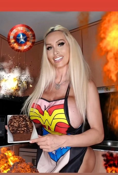 Kristhin Gomez kunst erotische bilder