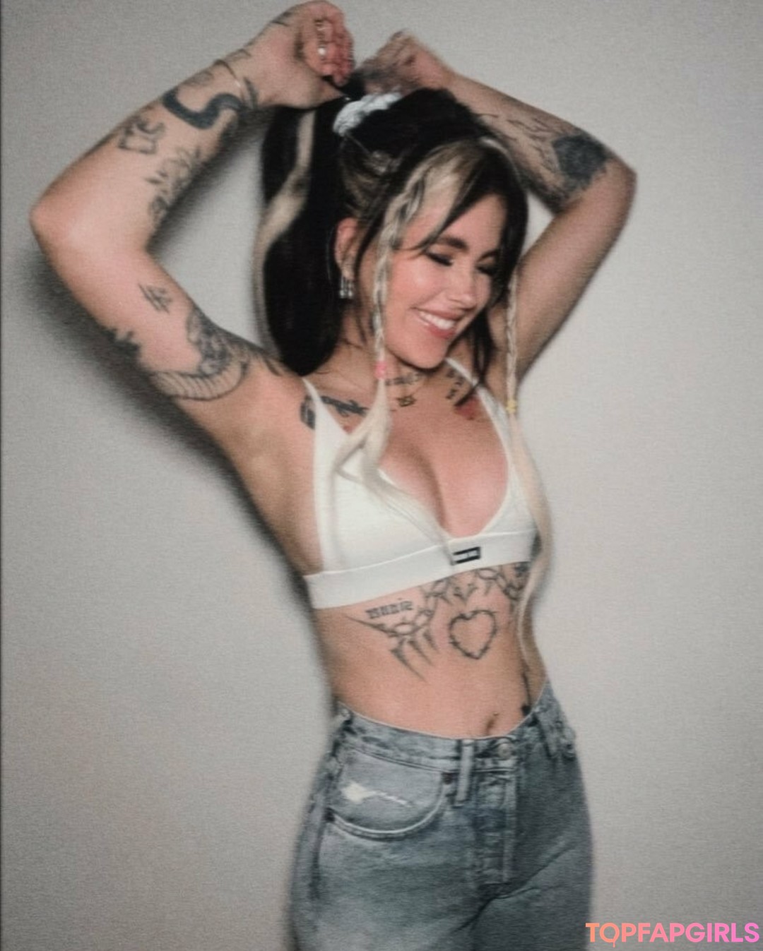 vollbusige rothaarige teen onlyfans xxx porno bild