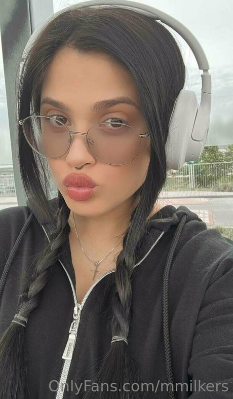 asiatische gilf-onlyfans kostenlose akt bild