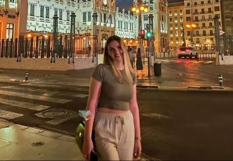 dreier asiatische onlyfans nacktheit freie bild