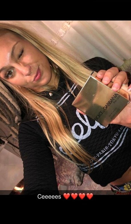 vollbusige onlyfans heiße kunst bilder