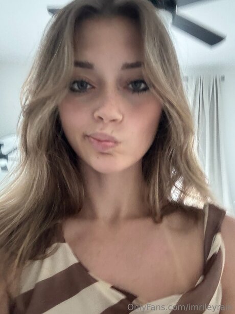 ebenholz-bikini onlyfans kunst top bild