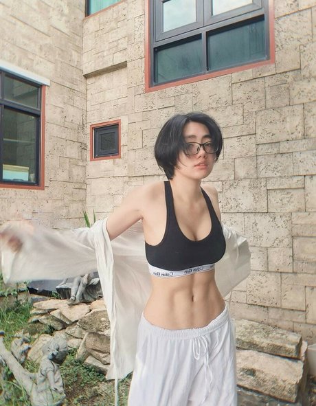 Poon Wrunya schöne kostenlose galerie