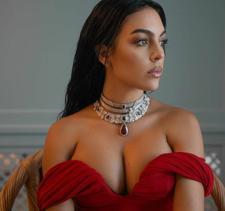 Georgina Rodriguez perfekte pornographische bilder