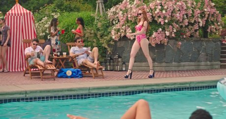 vollbusige brünette onlyfans nackte bild