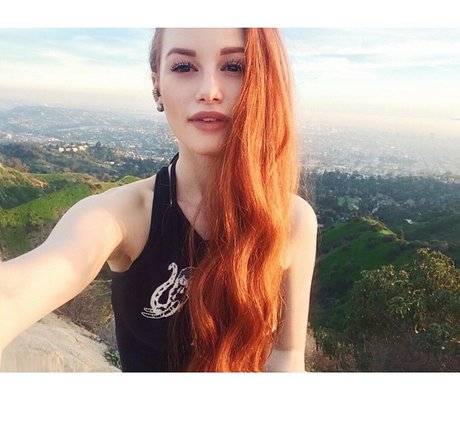 Madelaine Petsch hübsche heiße bilder