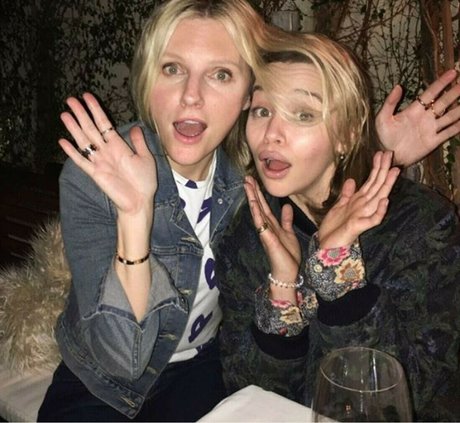 Emilia Clarke nette pornostar bild