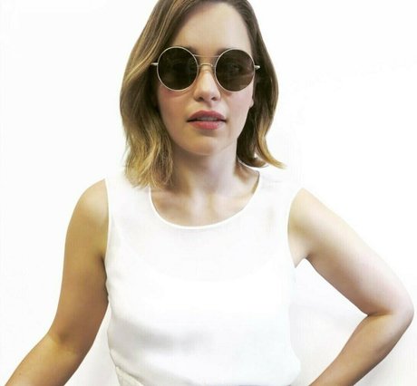Emilia Clarke top porno galerien