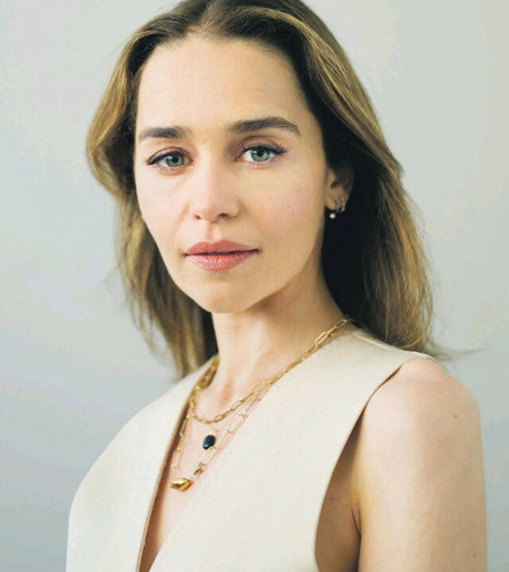 Emilia Clarke nackt schöne foto
