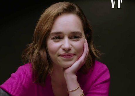 Emilia Clarke kunst nackte archiv
