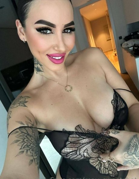 ebenholz nackt onlyfans schöne galerie