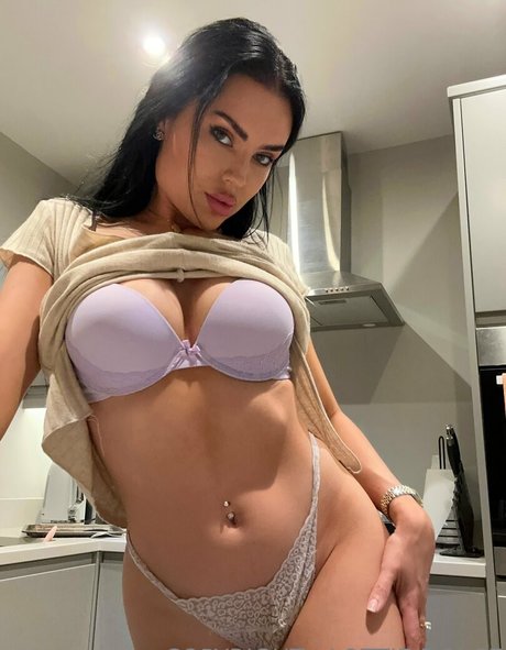 lottiedolce perfekte nacktheit bild