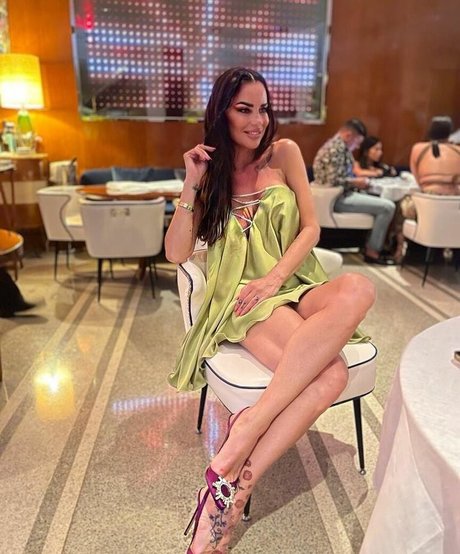 dünnes model onlyfans xxx porno fotos