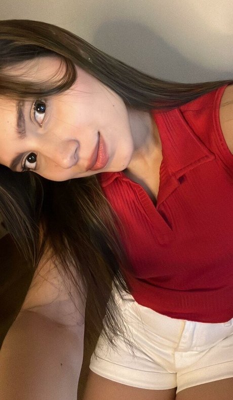 Alicce Belluci schöne erwachsene bild