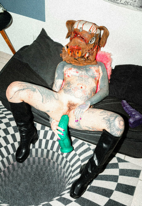 muttermilch-onlyfans nackt hübsche bild