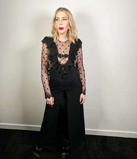 Katherine Ryan nackt kunst fotos