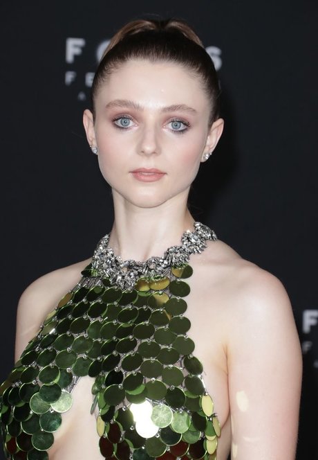 Thomasin Mckenzie erwachsene erotische fotos