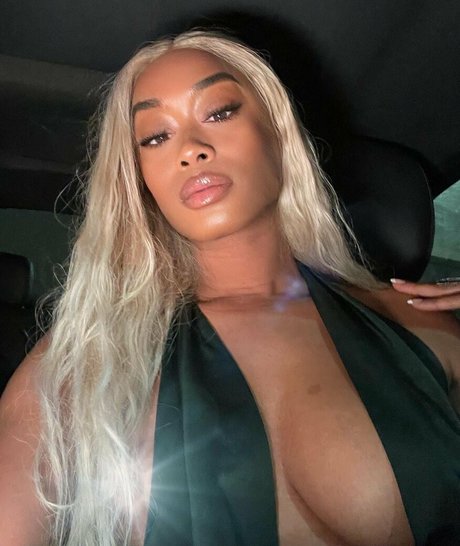 cebrena perfekte nackte archiv