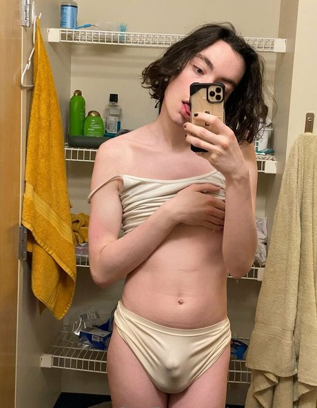 kleiner schwanz shemale onlyfans nacktheit schöne archiv