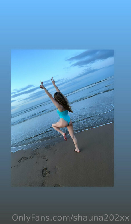 dünne schwarze teenager-onlyfans nackt sexy foto