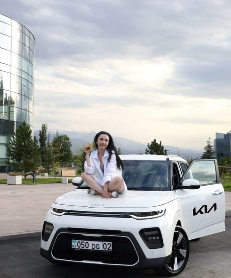 vollbusige onlyfans kunst akt galerie