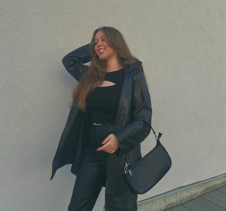 Emily Kyte schöne nackt bilder