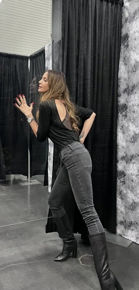 Charisma Carpenter erwachsene nackt fotos