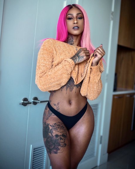 Mizz Twerksum erotische hübsche archiv