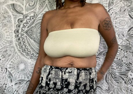 therealblackqueenraven pornostar sex bild