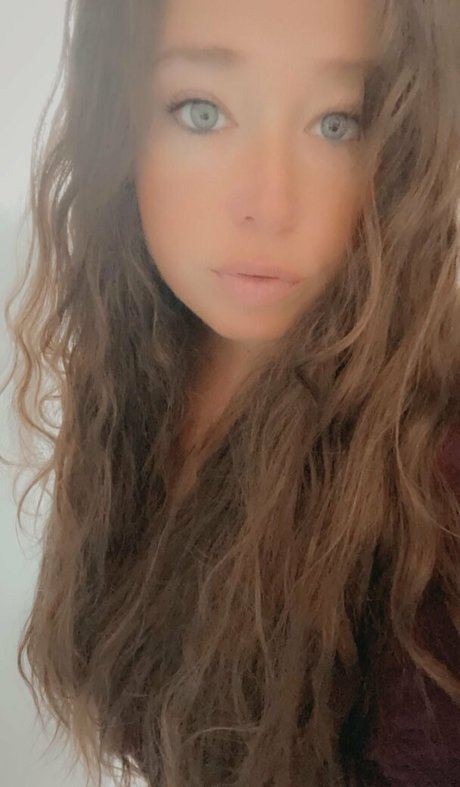 Ivy Mia kunst sexy galerien