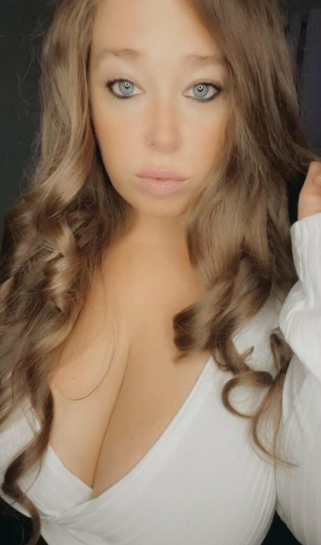 Ivy Mia schöne erwachsene foto