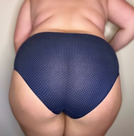 Snacky Thikums hd nackt fotos