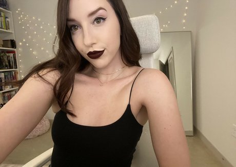 dünne schwarze teenager-onlyfans hd perfekte archiv