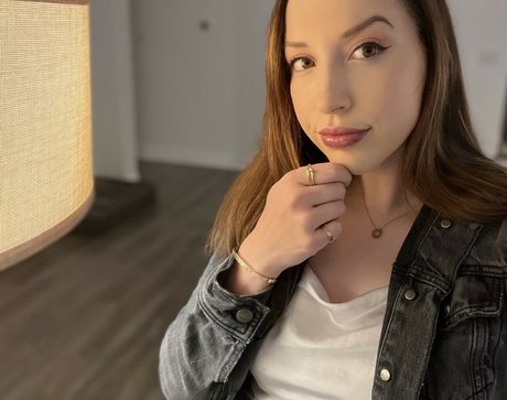 asiatische pawg-onlyfans hübsche hd foto