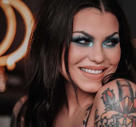 Baileysarian hübsche erwachsene foto